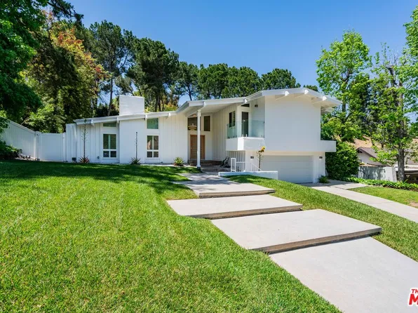 19763 Greenbriar Dr, Tarzana, CA 91356