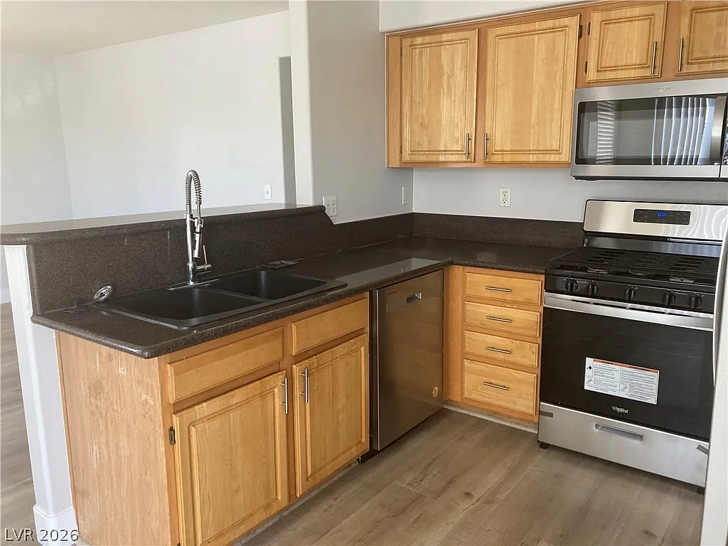 2 bed, 2.0 bath, 1029 sqft, $1,345 — Photo 4