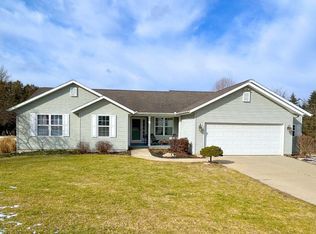 3025 Valley View Dr NE, Rockford, MI 49341