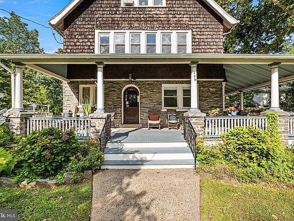 4th image of 239 Kenyon Ave
