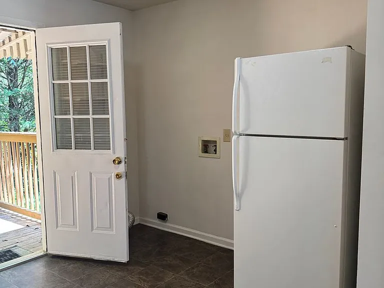 2077 N Whisnant Ave — Photo 11
