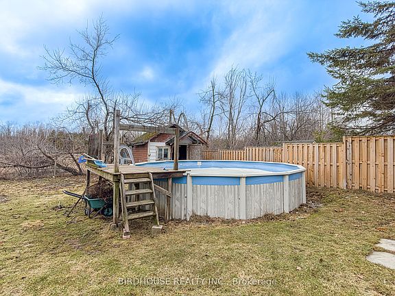 3rd image of 26 Laird Dr