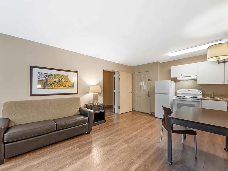 2 Bedroom Suite - 1 King and 1 Full Bed