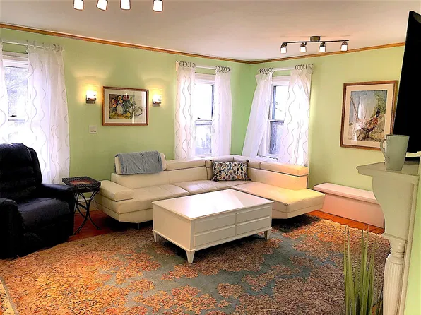 32 West St APT 2, Beverly, MA 01915