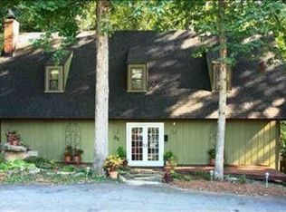 31 Lady Marion Ln, Greenville, SC 29607