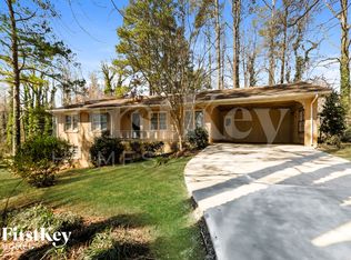 1423 Mohawk Dr, Lawrenceville, GA 30043