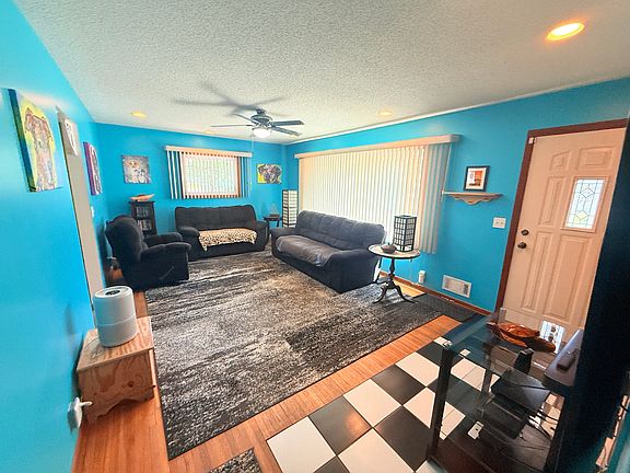 4th image of 2055 English St