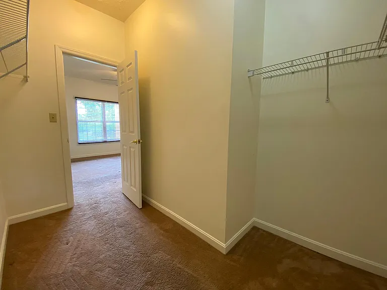 106 Amber Ln — Photo 5