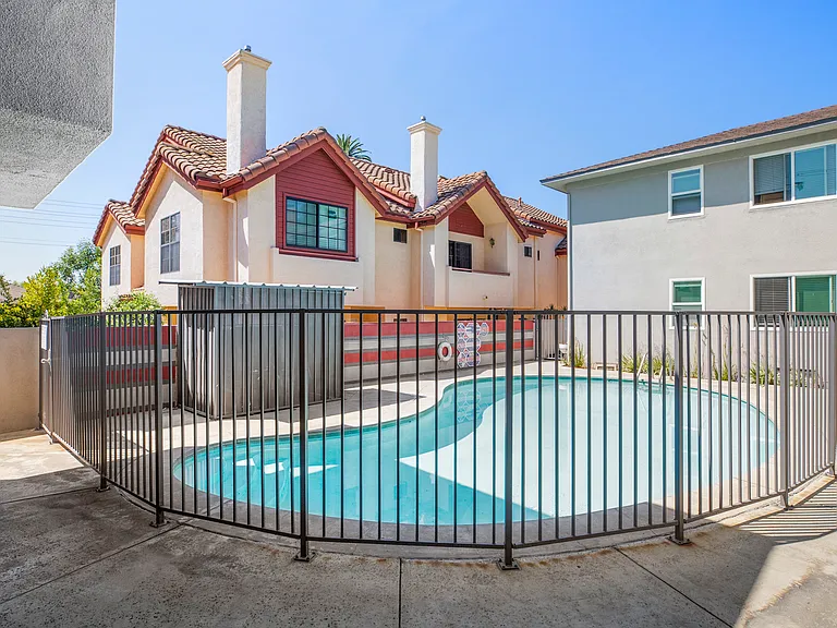 Huntington Villas — Photo 8