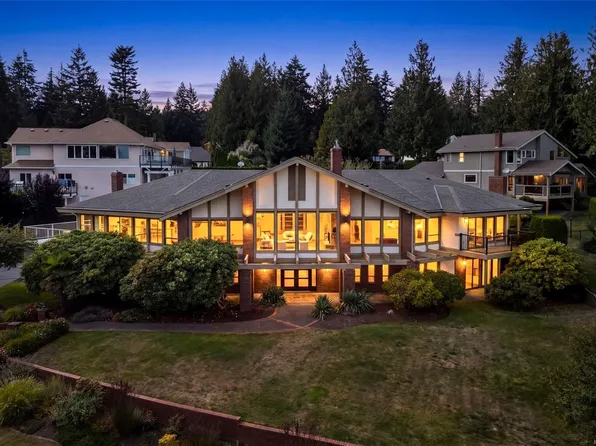 8798 Forest Park Dr, North Saanich, BC V8L 5A8