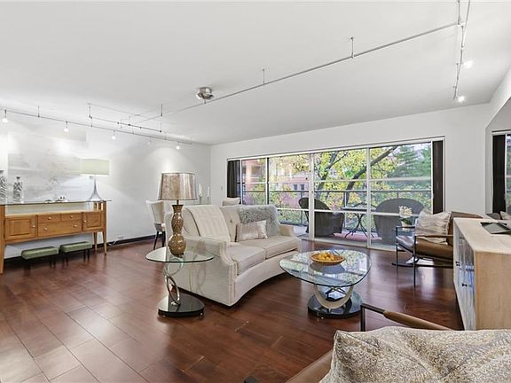 3rd image of 310 W 49th St APT 403