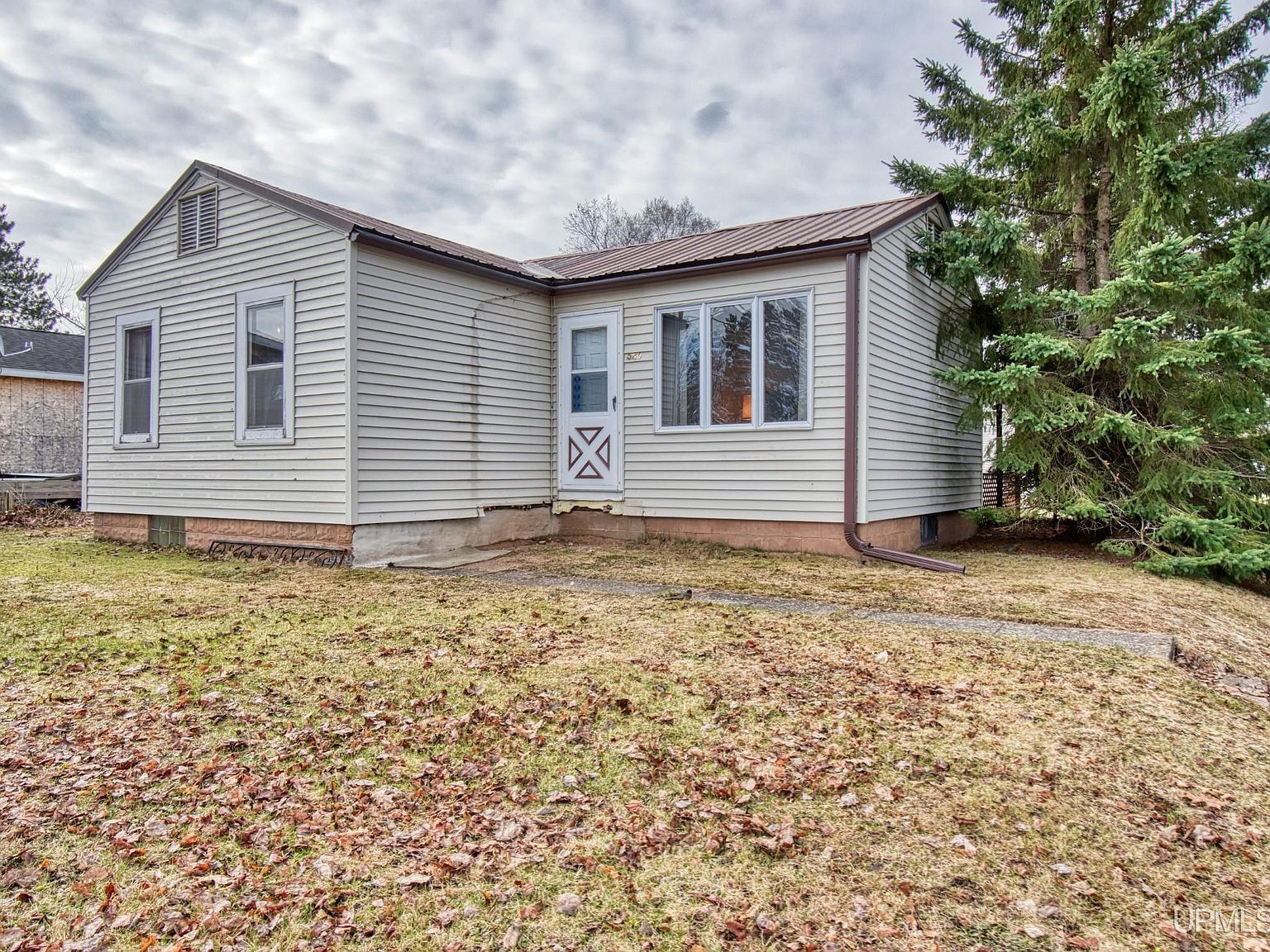 521 W Sagola Ave, Kingsford, MI 49802 Zillow