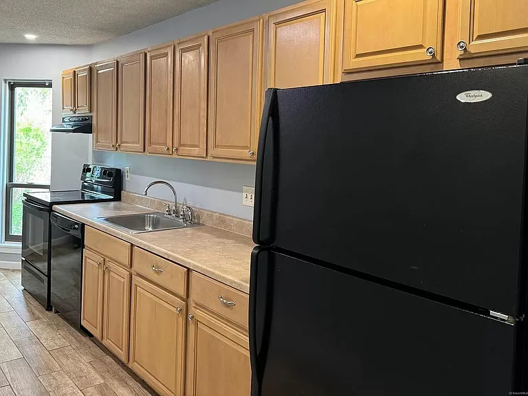 73 Wellington Dr — Photo 10