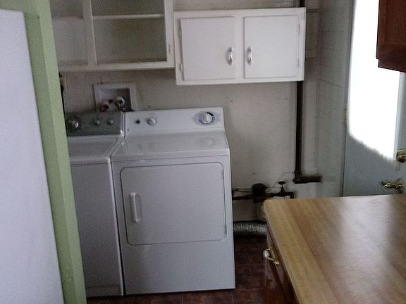 4th image of 238 Hayes Ave