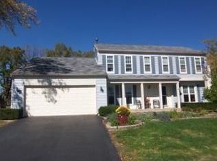 719 Hickory Ln, Carol Stream, IL 60188