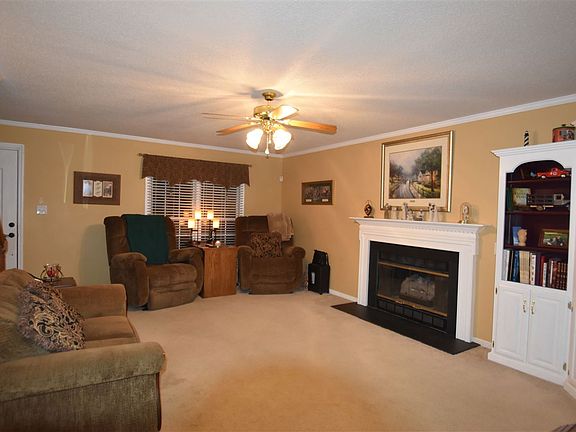 2nd image of 16 Dorchester Dr
