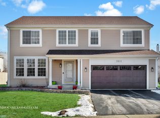 2611 Newton Ct, Aurora, IL 60502