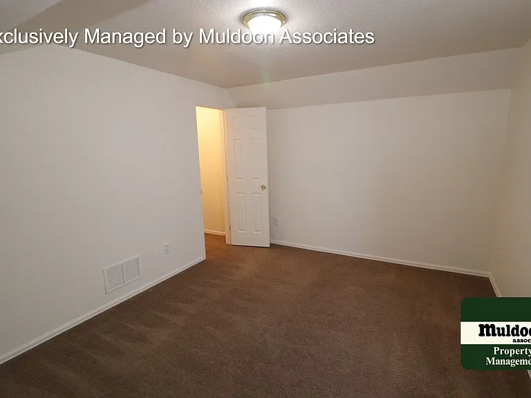 1661 W Siesta Dr — Photo 5