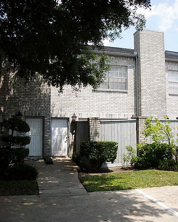 1st image of 378 Wilcrest Dr #378