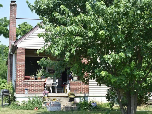 8331 Curzon Ave, Cincinnati, OH 45216