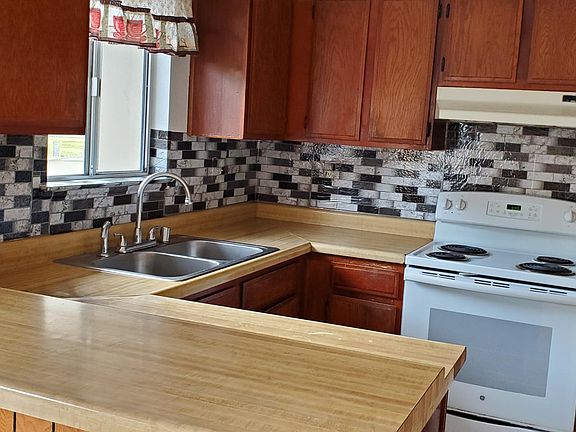 2nd image of 1675 Hollowcreek Ct