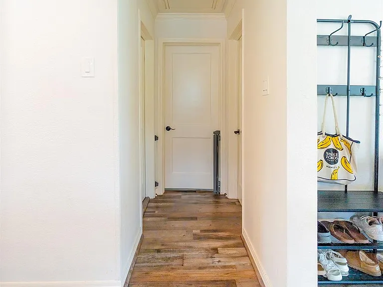 1607 W 22nd St — Photo 22