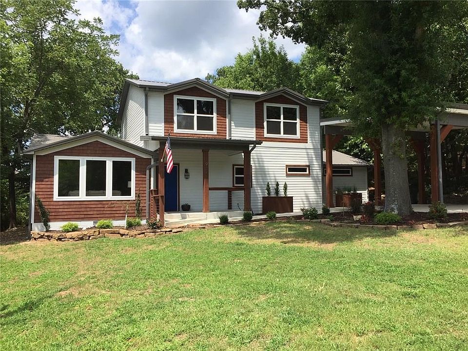 1st image of 914 E Lakeside Dr