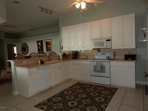 5th image of 550 Sunset Lakes Dr