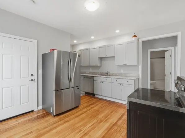 42 Windsor St, Worcester, MA