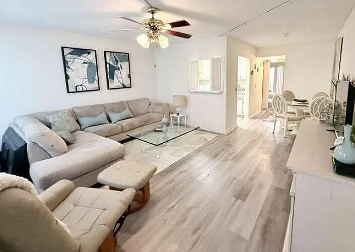 54 Upminster #C — Photo 3