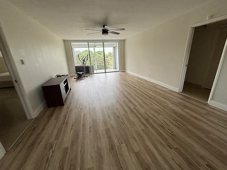 555 Oaks Ln #309 — Photo 6