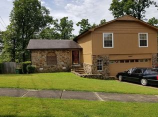 12401 Pleasant Forest Dr, Little Rock, AR 72212