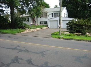 33 Pine Orchard Rd, Branford, CT 06405