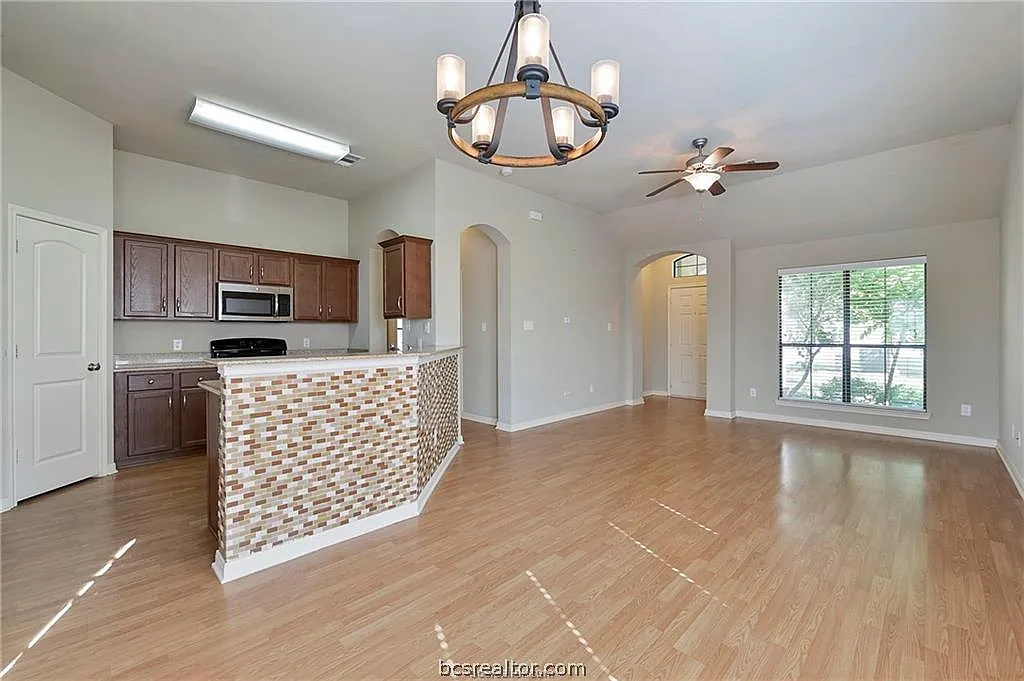 3 bed, 1244 sqft, $650 — Photo 4