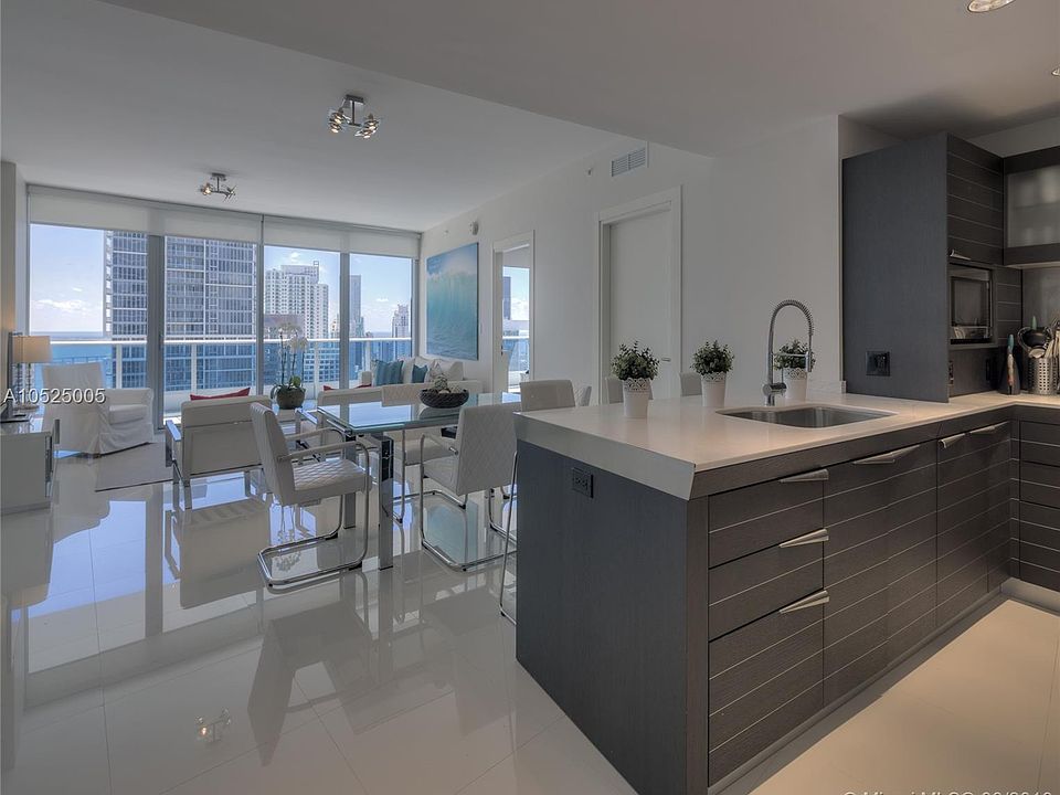 1st image of 200 S Biscayne Blvd Bldg Way