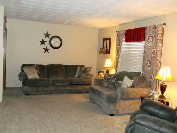 5th image of 526 Aaron Ave