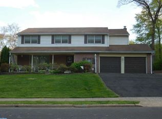 865 Sycamore Dr, Southampton, PA 18966