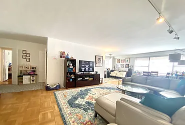 Rented by R New York