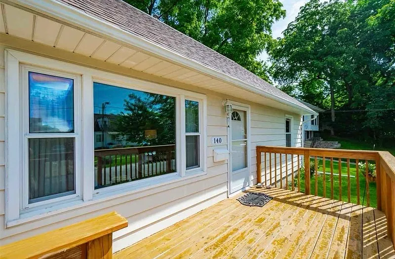 3 bed, 1.0 bath, 1656 sqft, $1,500 — Photo 3