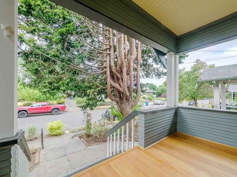 6706 NE Rodney Ave — Photo 3