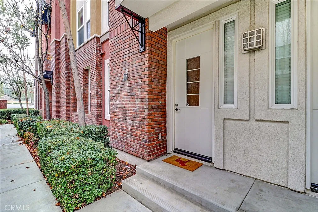 3 bed, 1658 sqft, $3,600 — Photo 3