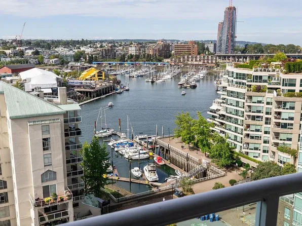 1500 Howe St #1405, Vancouver, BC V6Z 2N1