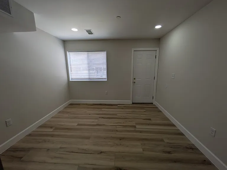 44 Warner St #B15 — Photo 13
