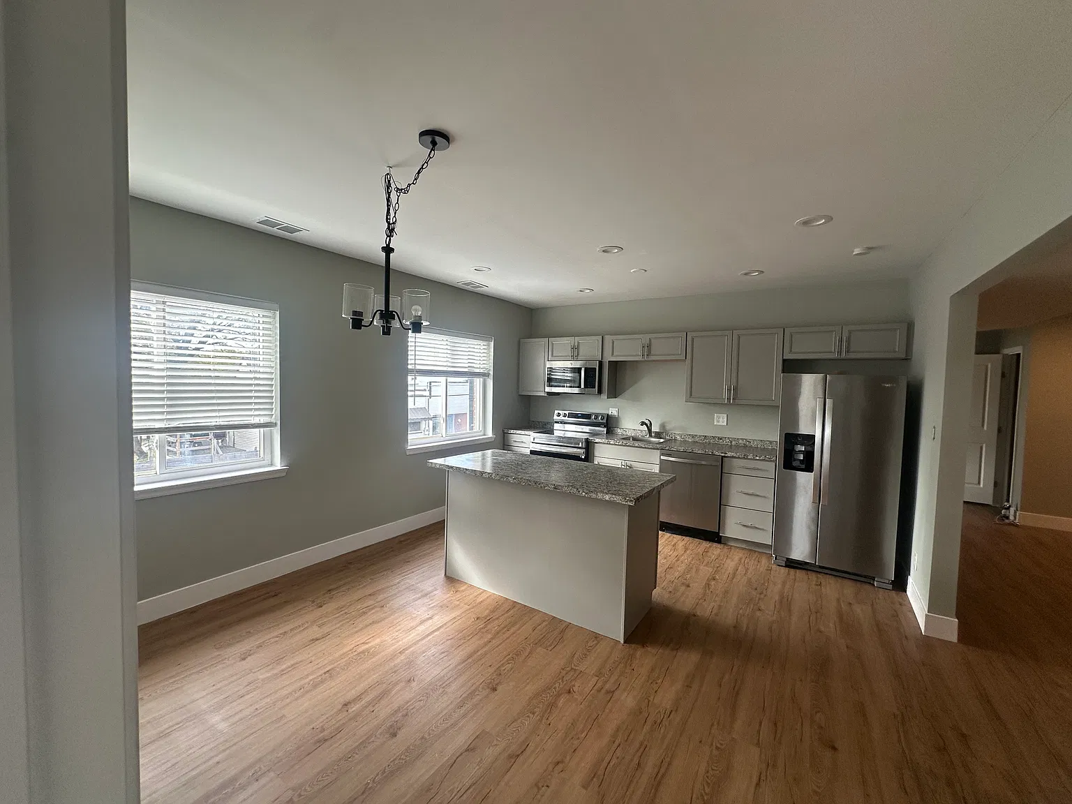 3 bed, 1.5 bath, 1400 sqft, $1,475 — Photo 4