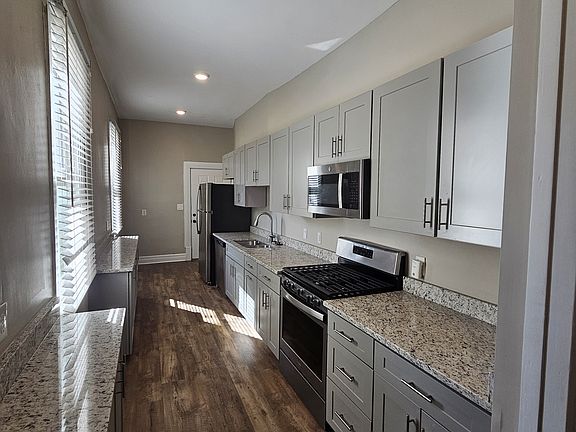 3rd image of 829 Spotswood Ave #A