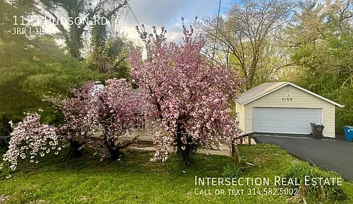 1123 Hudson Rd Photo 1
