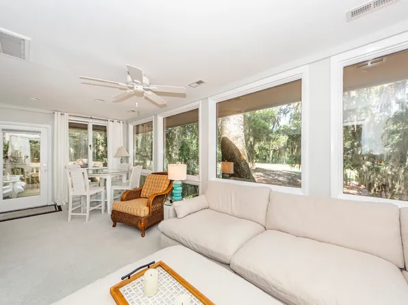 1136 Summerwind Ln, Johns Island, SC 29455