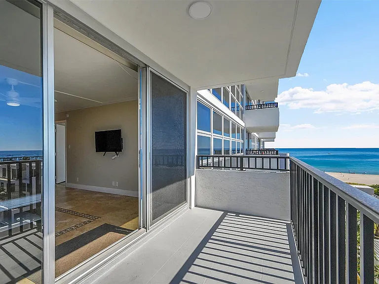 525 N Ocean Blvd #919 — Photo 23