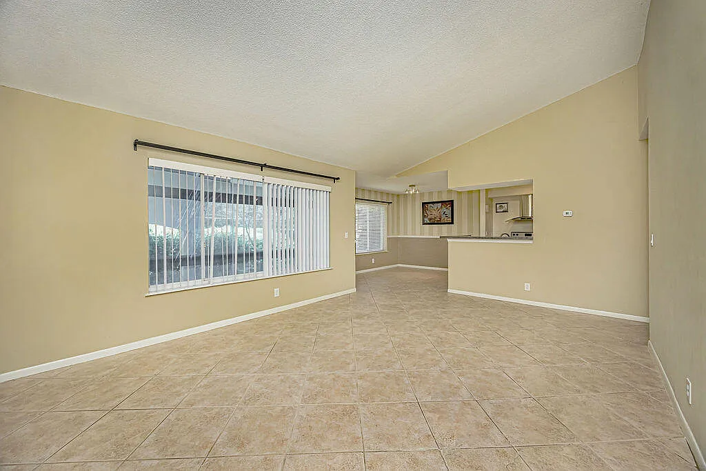 2 bed, 2.0 bath, 884 sqft, $2,000 — Photo 3