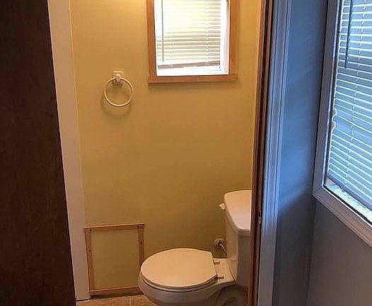 5th image of 4651 Dean St APT 1